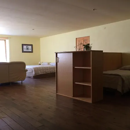 Mezupes Country house Tuja